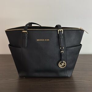 Michael Kors Jet Set East West Pocket Tote Handbag